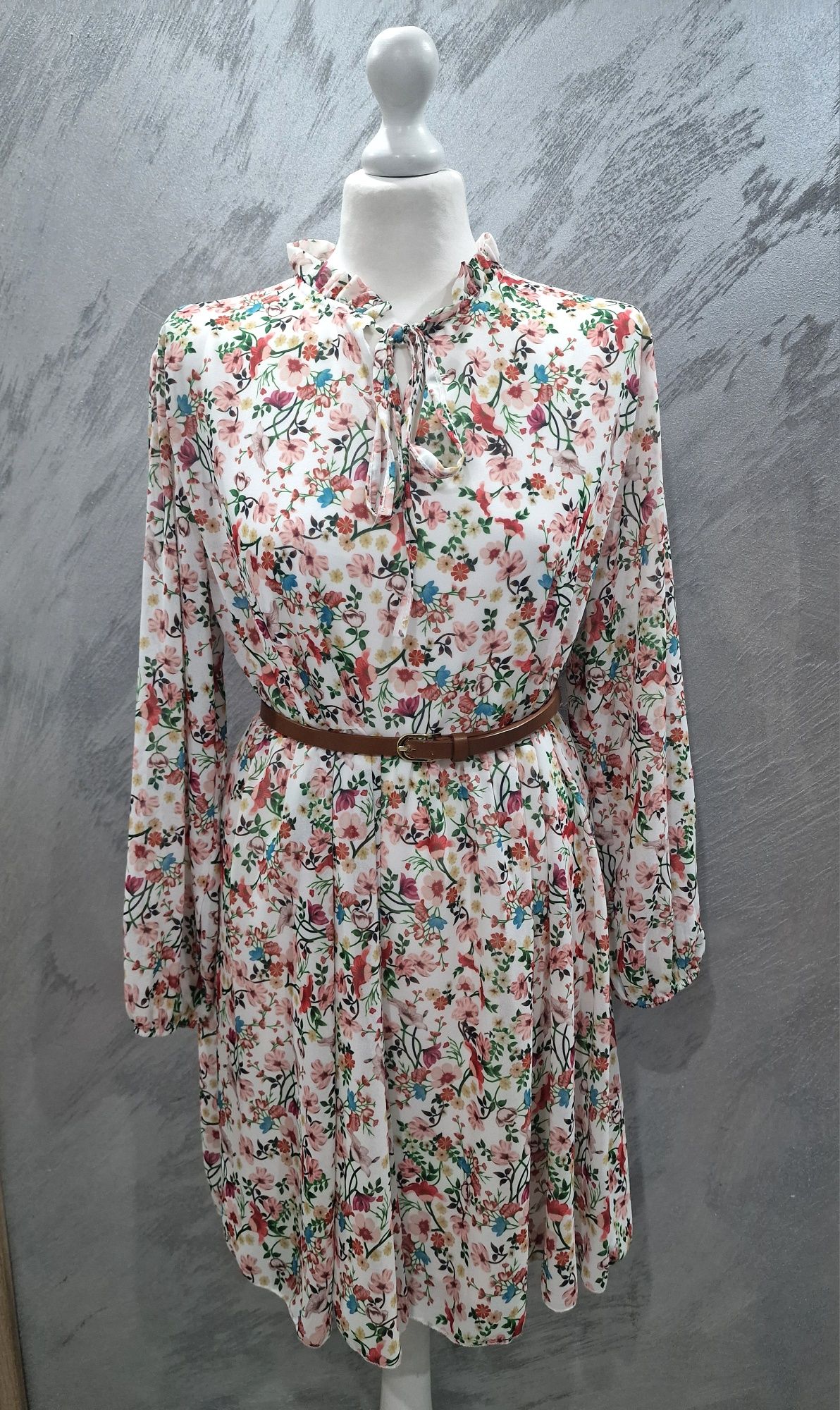 Śliczna sukienka 40 38 w kwiaty luźna oversize