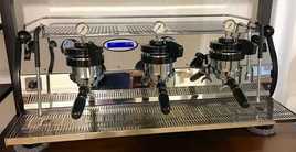 Профессиональная кофемашина La marzocco strada 3 group