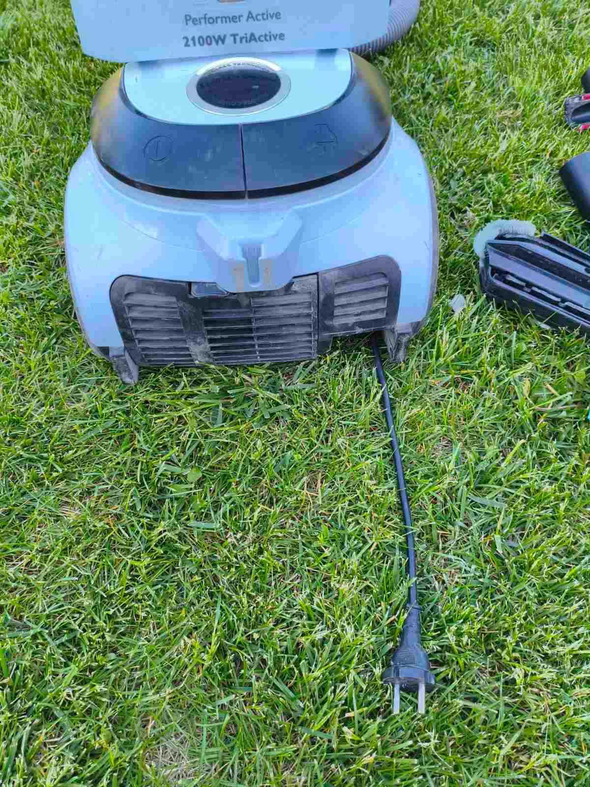 Пылесос Philips FC8661 Triactive 2100W с мешком б/у на запчасти