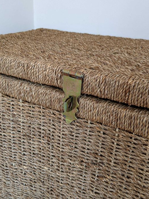 Baú de rattan entrançado