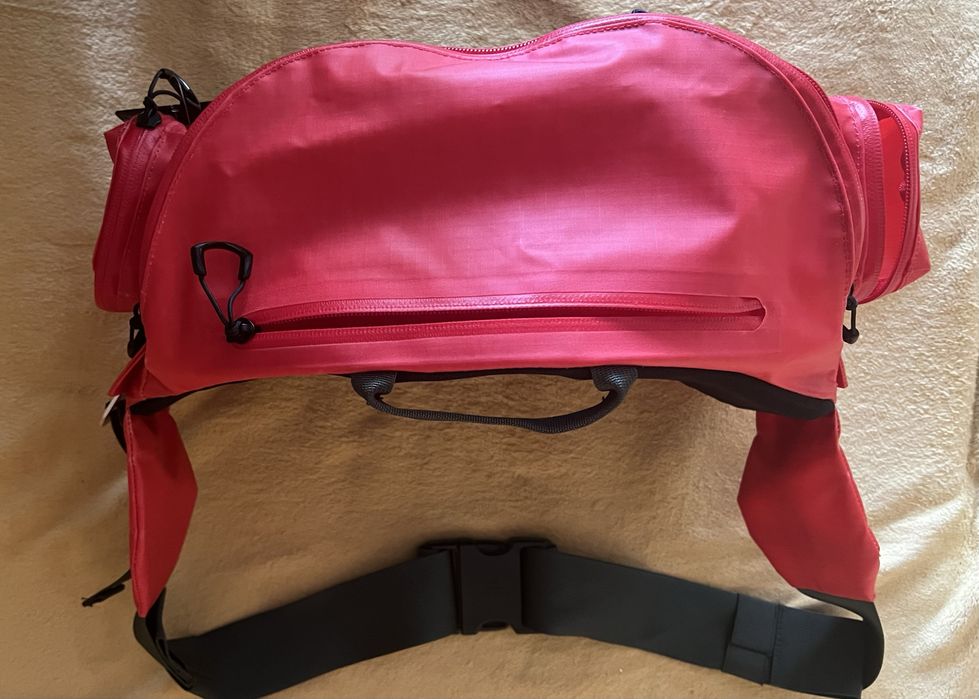 Nerka The North Face Undercover Sou Kuu, 12l, Czerwono-zielona