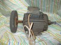 Motor trifasico EFACEC esmeril ou polir  1415rpm 0,75cv
