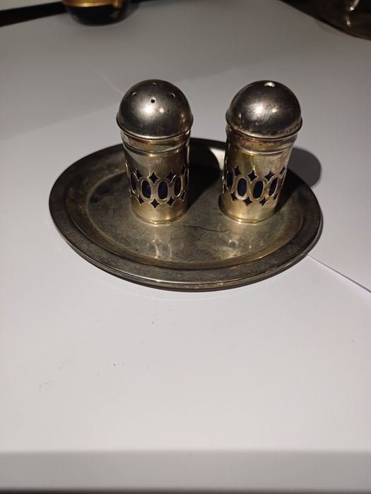 Saleiro e pimenteiro