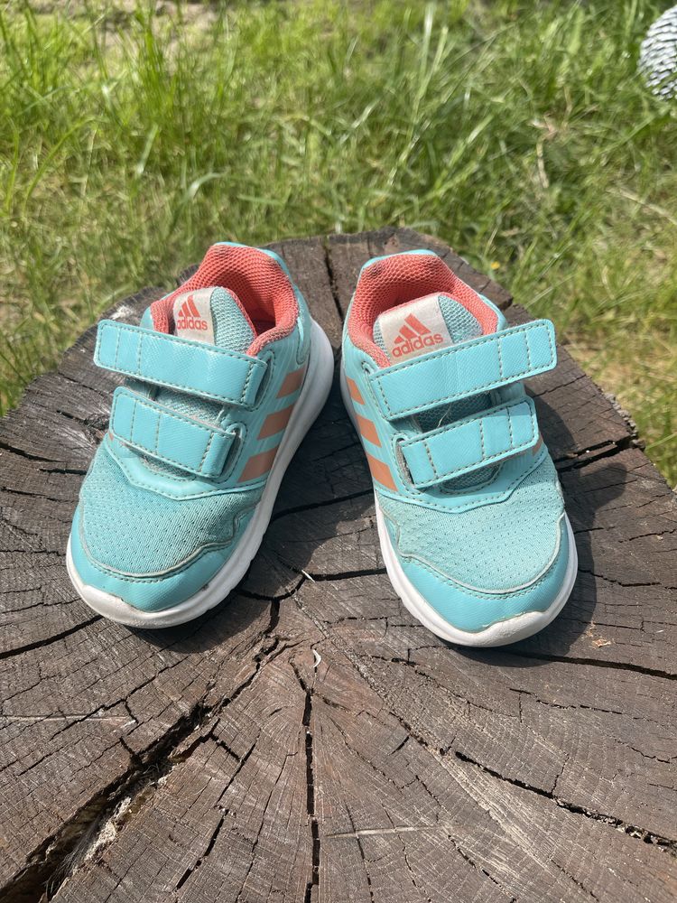 Детские кроссовки adidas p. 22