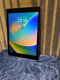 Продам планшет Apple iPad 5 9.7" 32 ГБ