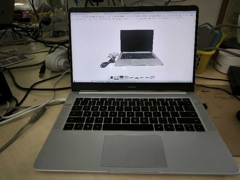 Huawei MateBook D 14 " AMD Ryzen 5 8 GB / 256 GB