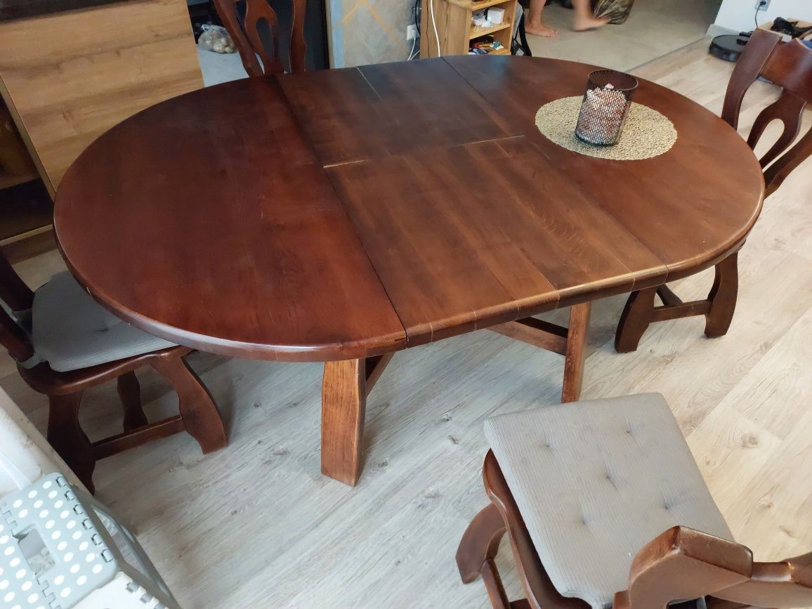 Zestaw drewniany stół rozkładany 120 z 6 krzesłami.