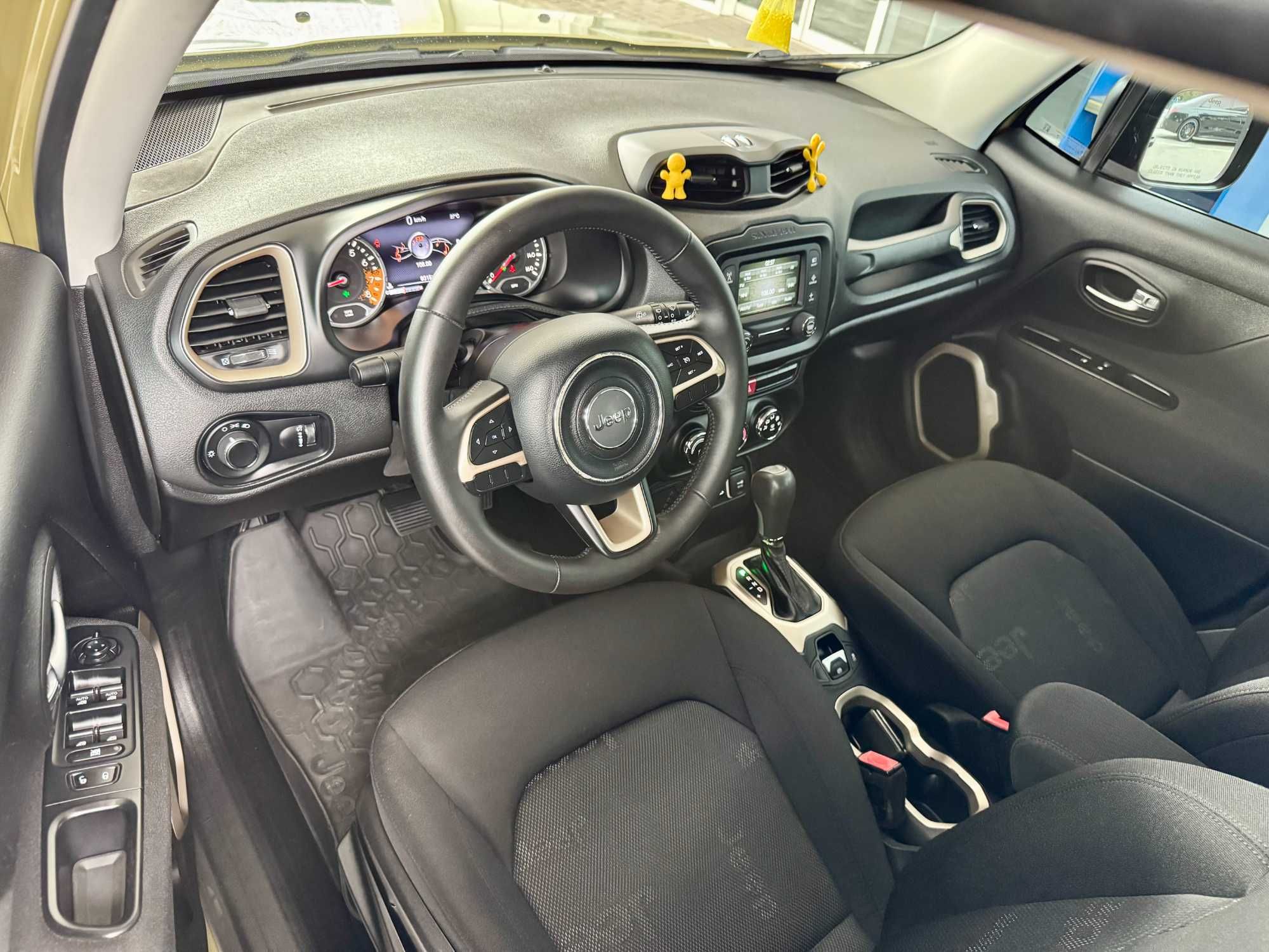 Продаю Jeep renegade 2015 год автомат
