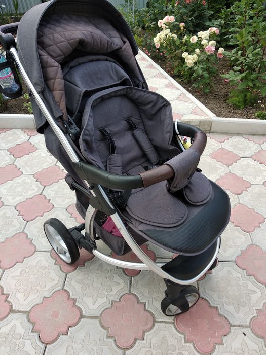 Продам прогулочну коляску Carell р-нo Vista