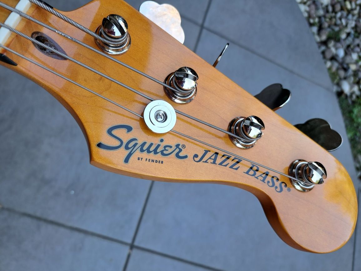 Gitara basowa  Squayer  by Fender
