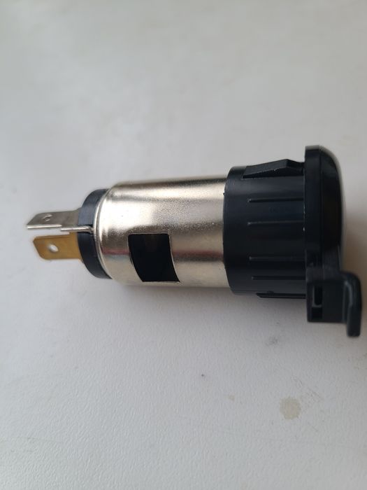 Роз'єм автоприкурювача