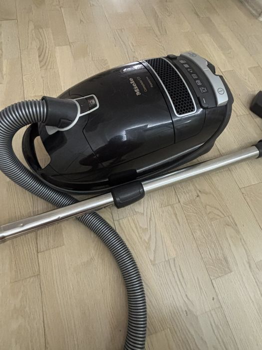 Пилесос Miele SGDF3 чорний обсидіан вживане