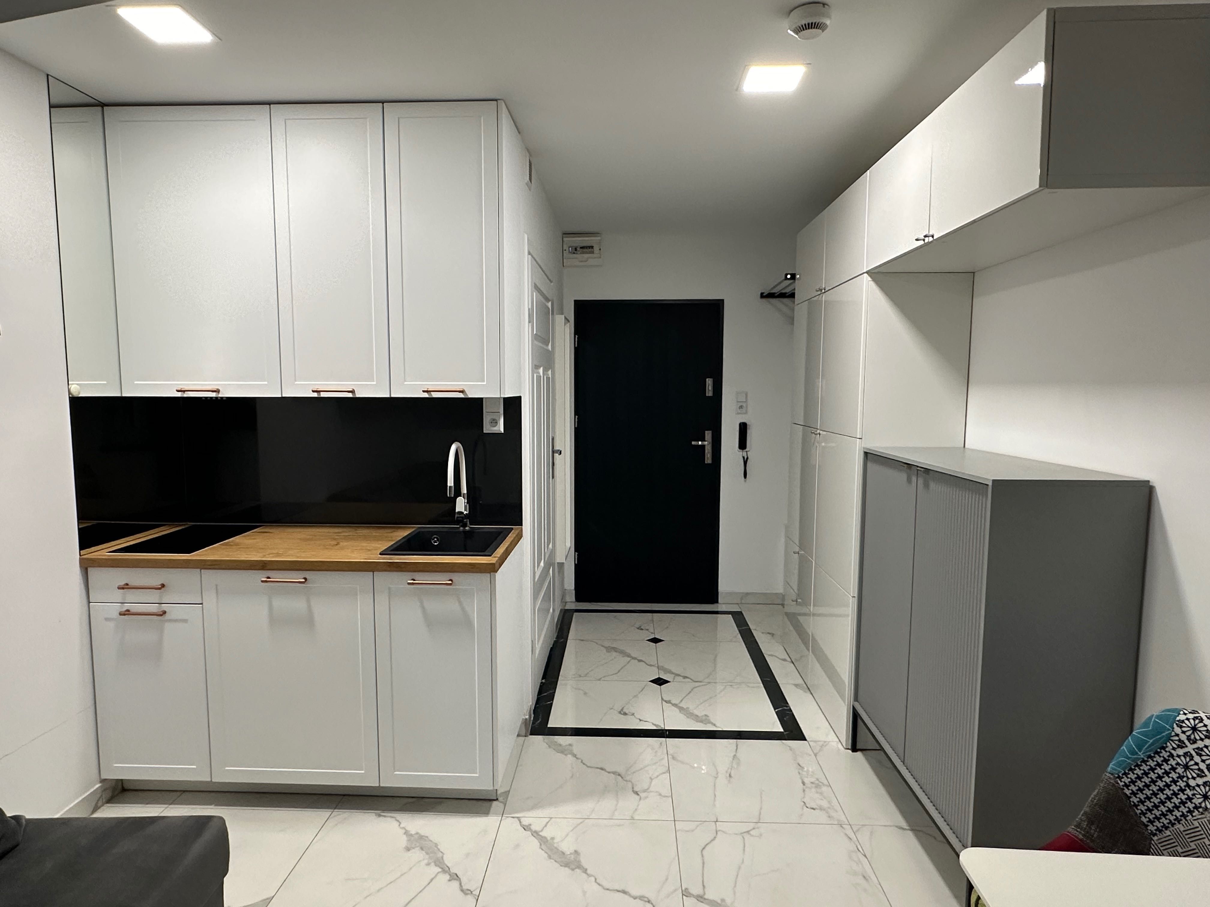 Kawalerka/Studio Wrocław, B. Krzywoustego na wynajem (możliwa FV)