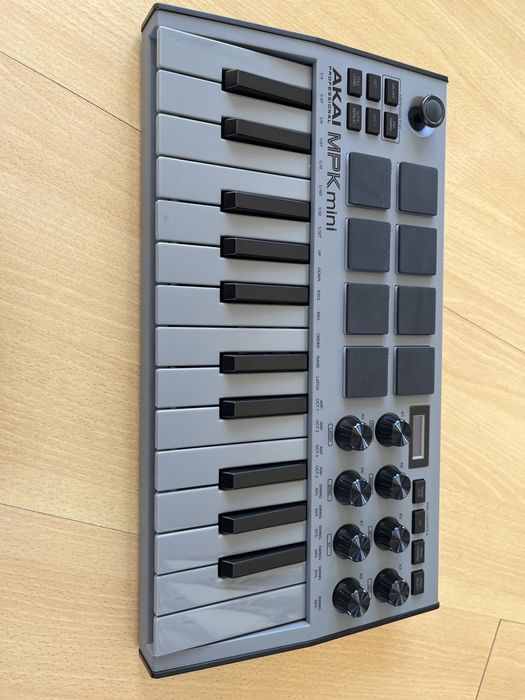 AKAI MPKmini special edition gray, teclado midi