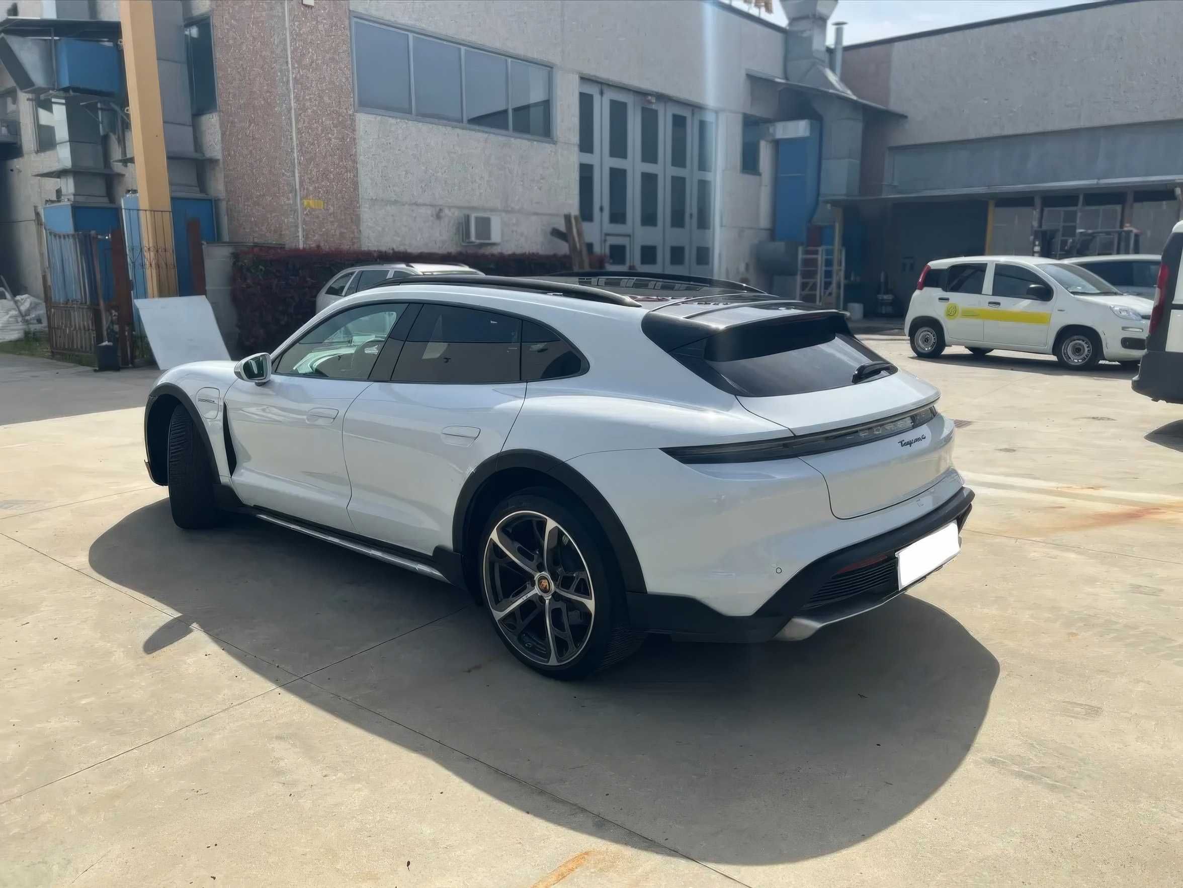 Porsche Taycan 4 Cross Turismo 2022