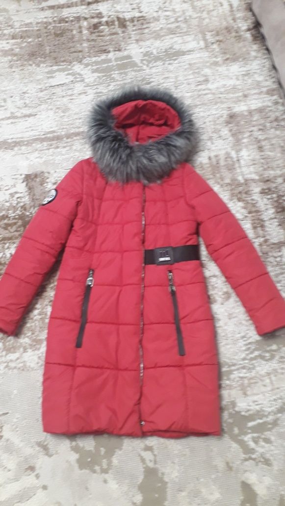 Зимняя куртка для девочки-подростка