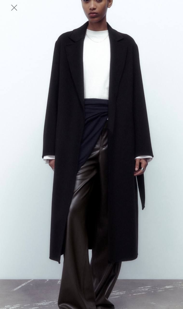 Шерстяне пальто Zara
Розмір S
Нове
Тонке, але тепле
В складі шерсть
Пі