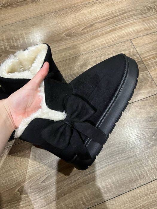 угги с бантиком.