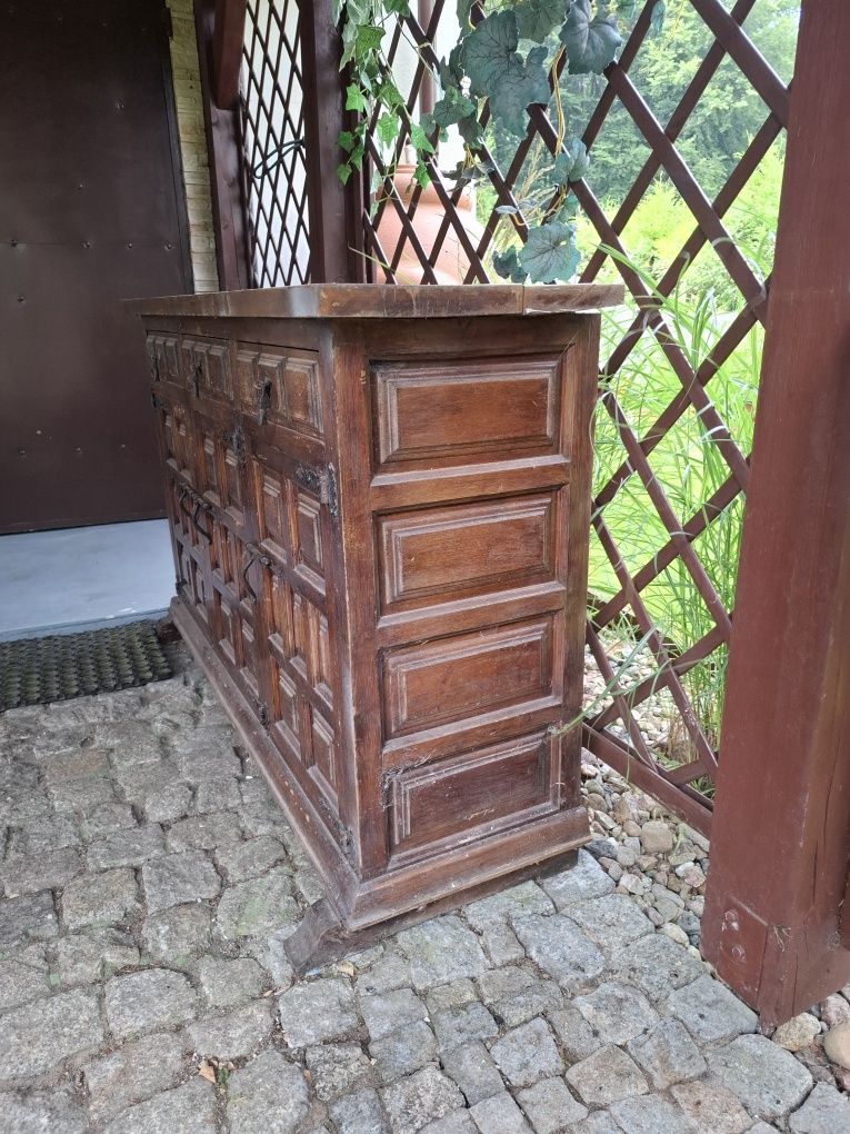 Sprzedam starą komodę