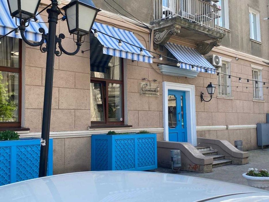 Продам КАФЕ в "ПАЛЕ-РОЯЛЬ", 100 м2, от хозяина