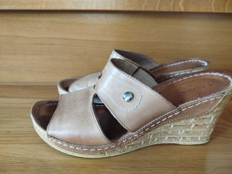 Skórzane klapki Lasocki