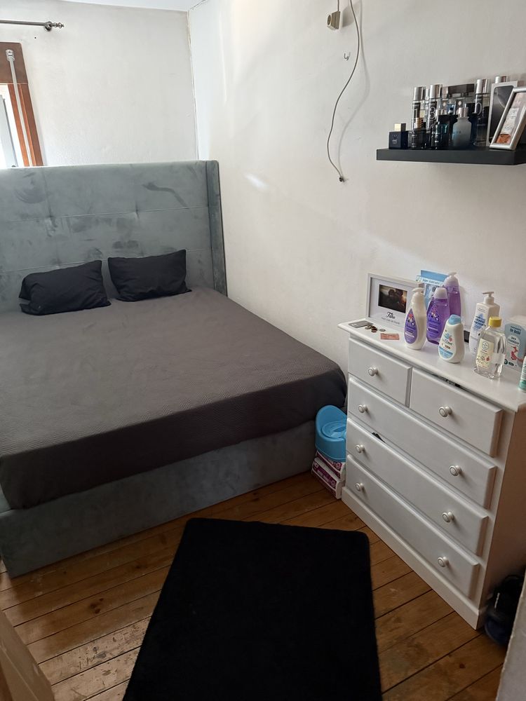 Vendo cama com colchao