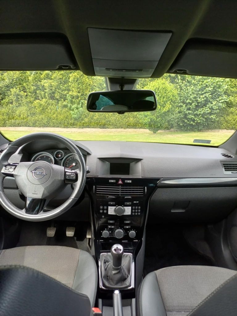 Opel Astra H GTC 1.7 CDTI (81kw) LIFT 2011r.