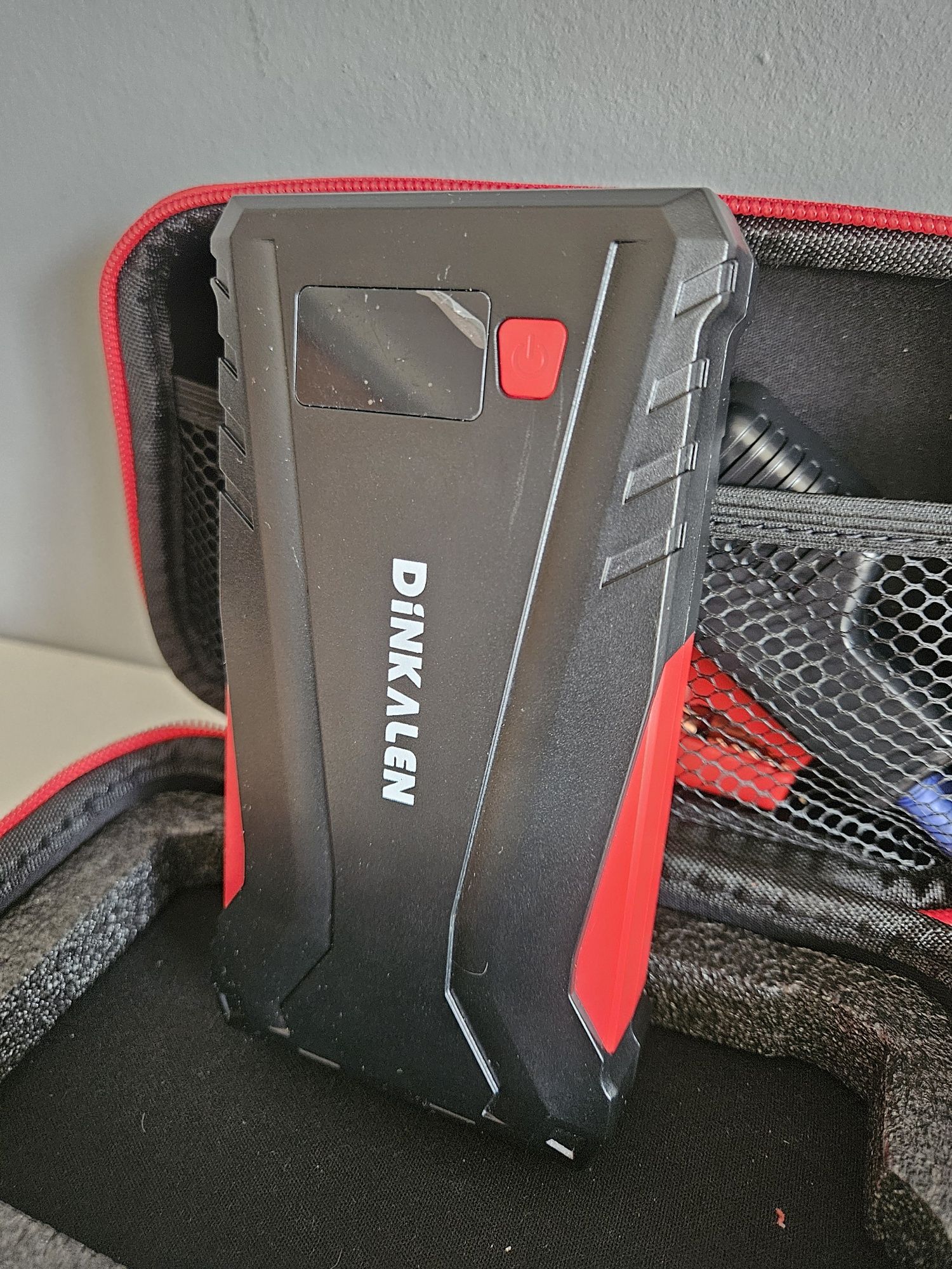 Urządzenie do uruchamiania awaryjnego samochodu DINKALEN 12800 mAh