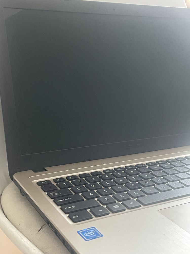 Laptop do użytkowania