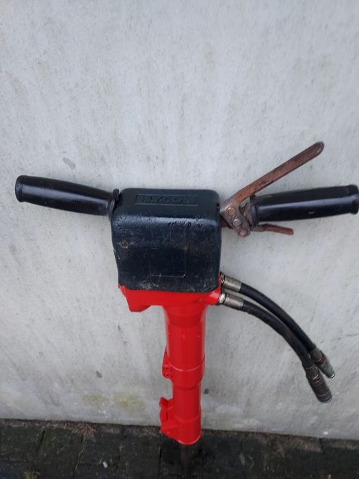 Młot hydrauliczny Hycon HH23