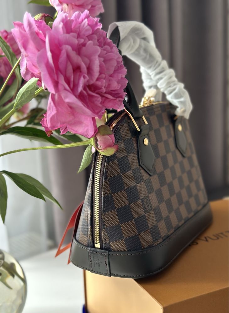 Сумка Louis Vuitton Alma