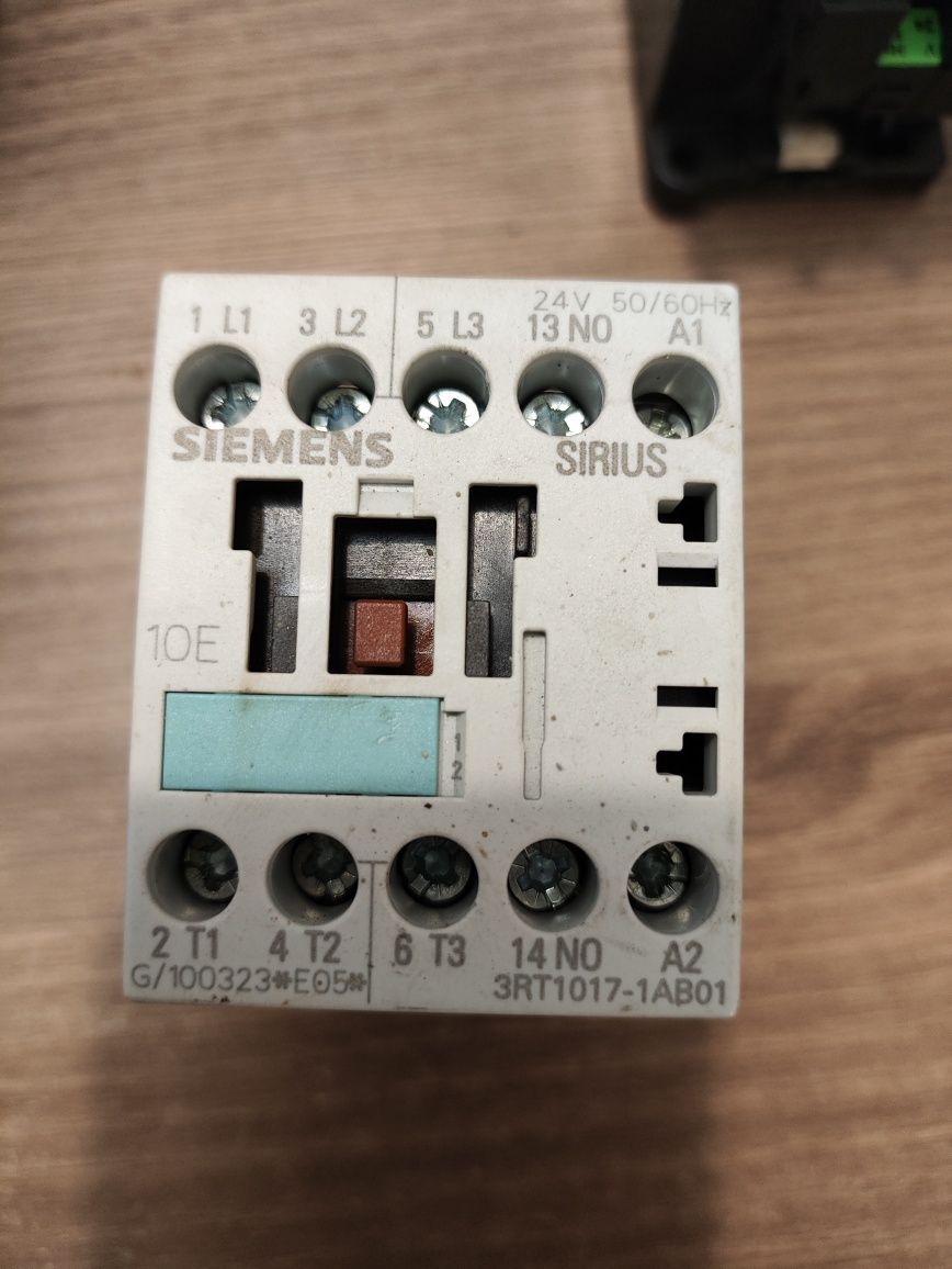 Stycznik mocy 9A, 30A 3P 24V DC Siemens, Eaton