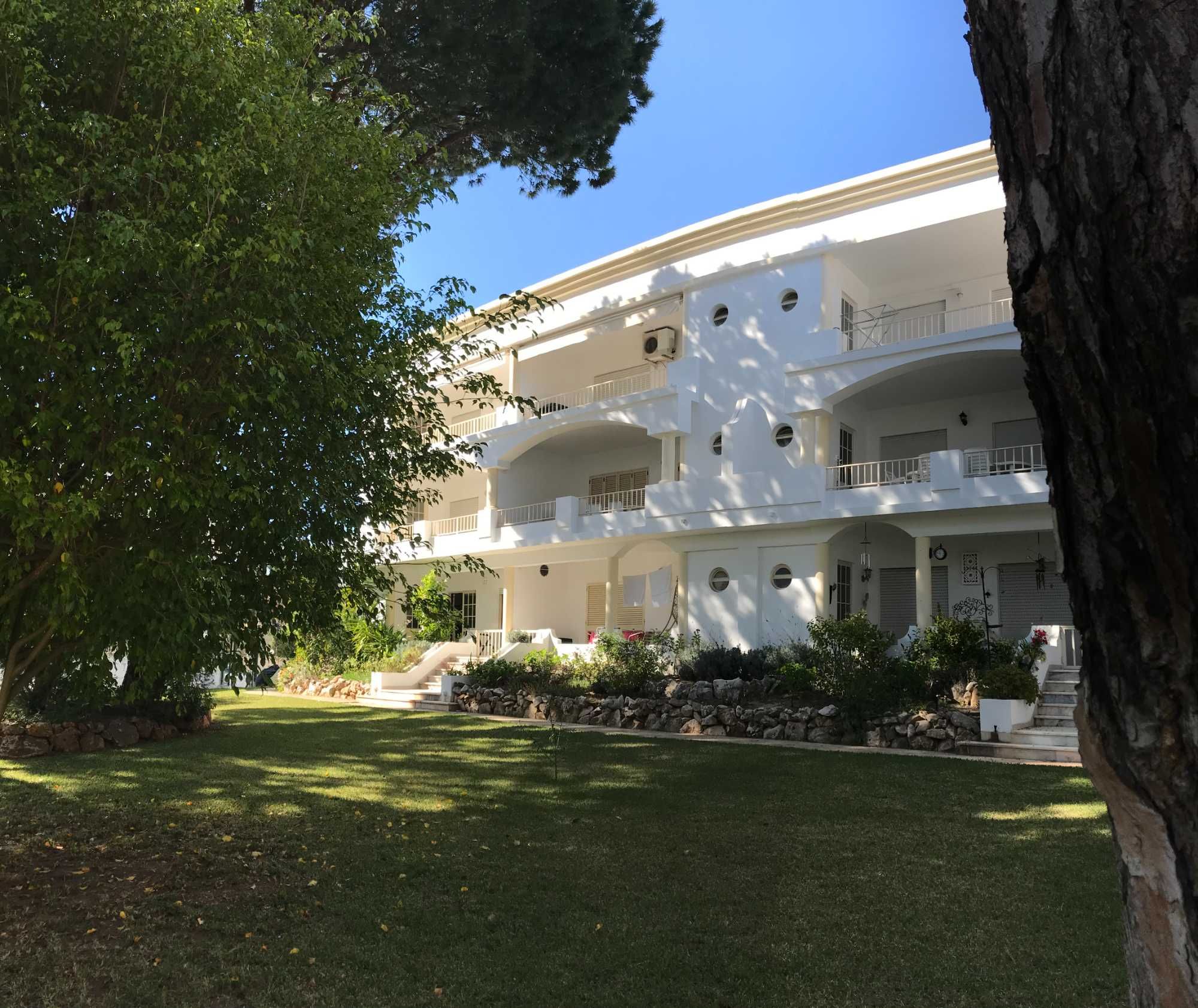 T2 R/C Excelente - Vilamoura. Cond. Privado. Desde 500€/sem