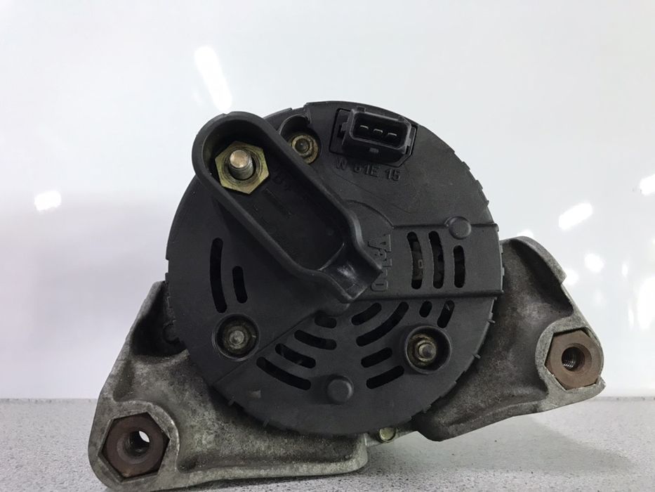 Генератор BMW Е46 М43 1.9 і Valeo 1435938 100 A БМВ M43 E46 шрот