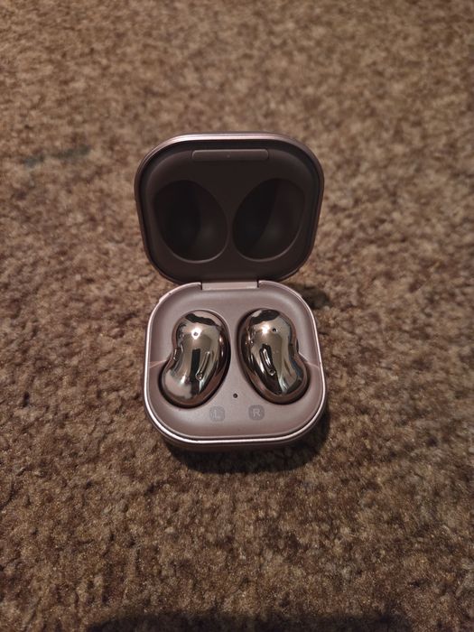 Навушники Samsung Galaxy Buds Live