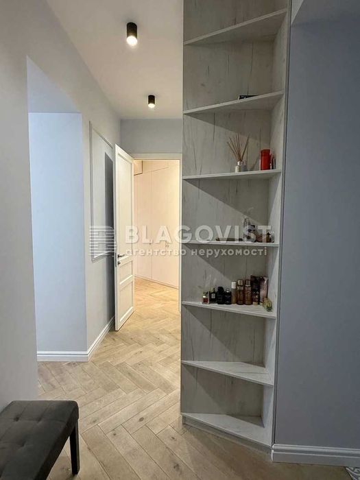 Продаж 2-х кімн кв-ри вул.Антонова Авіаконструктора, 2/32 к1 Сталінка