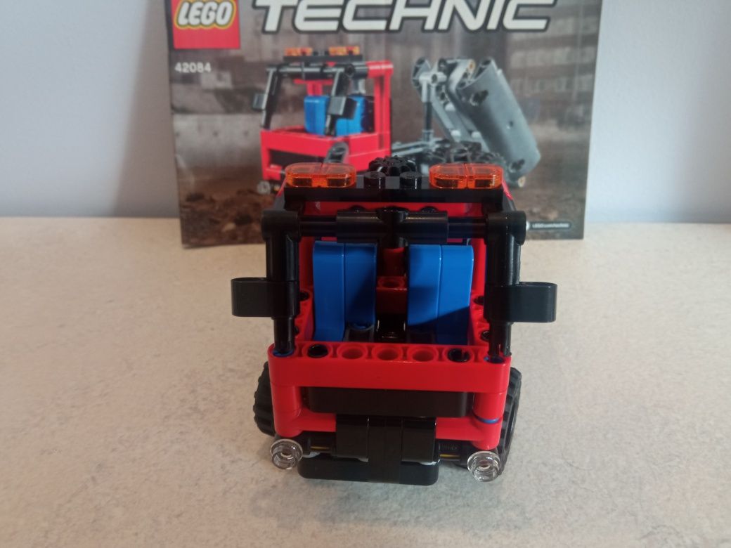 LEGO Technic 42084 - Hakowiec