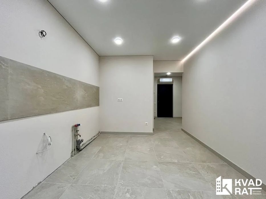 Продаю 1км квартиру з ремонтом біля Велесу