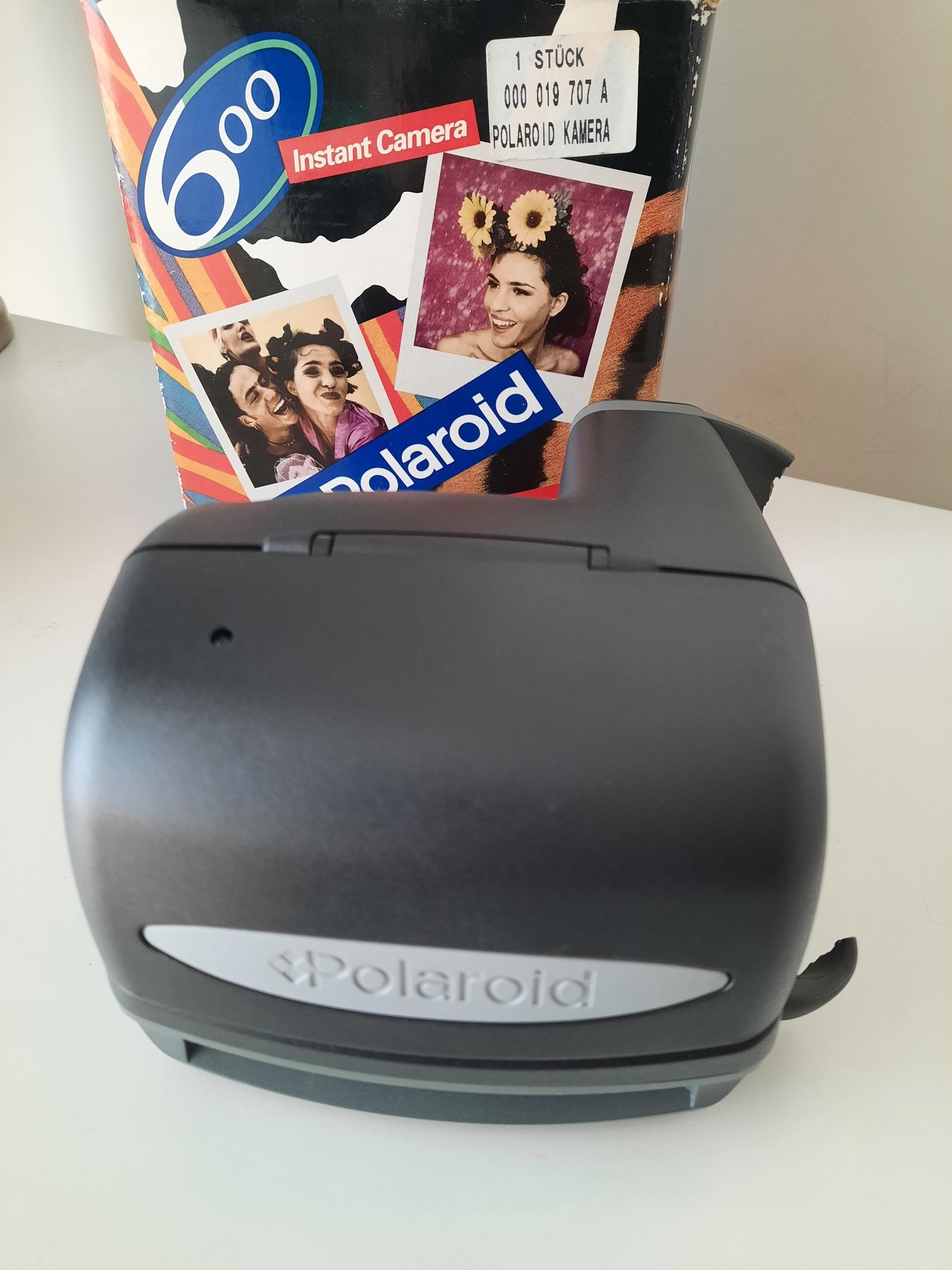 Polaroid 600 Instant Camara - Nova em caixa