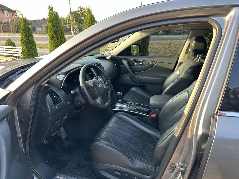 Infiniti fx 35, 2010р