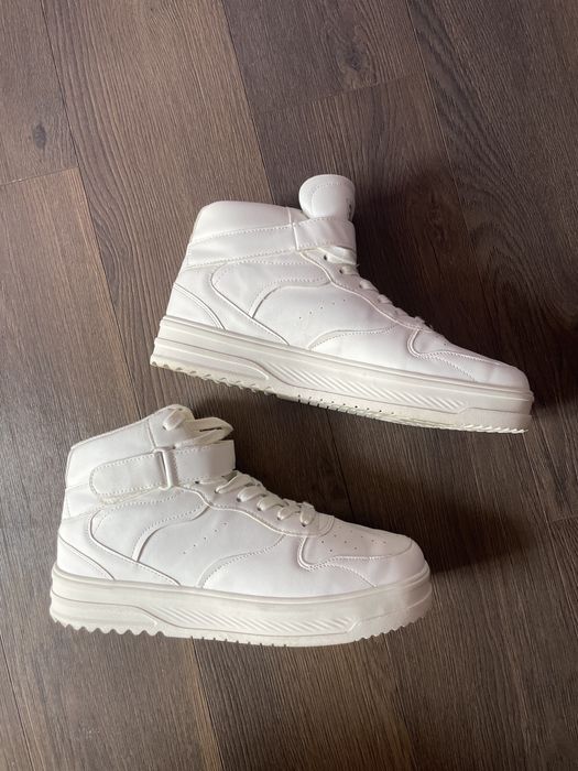 bershka високі білі чоловічі кросівки кеди кроси 43 р. 28 см устілка