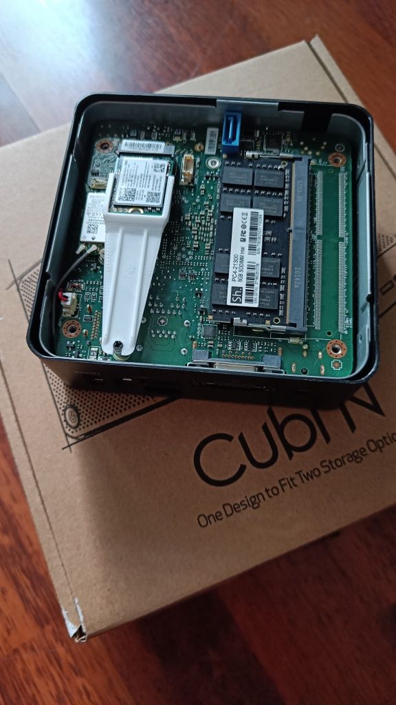 Mini komputer MSI Cubi N Intel N4000
