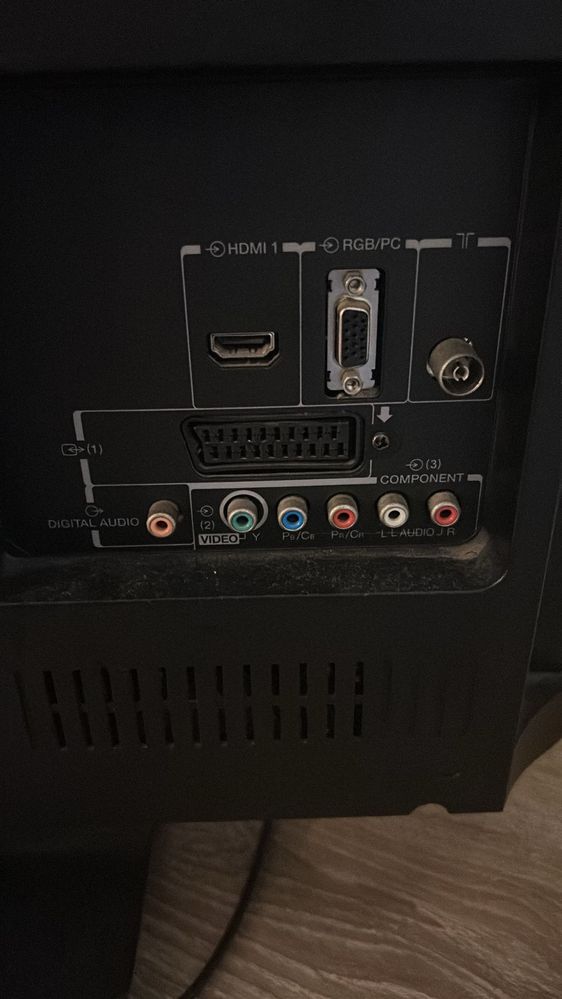LCD Colour Tv, usado , serial n• 15J02508