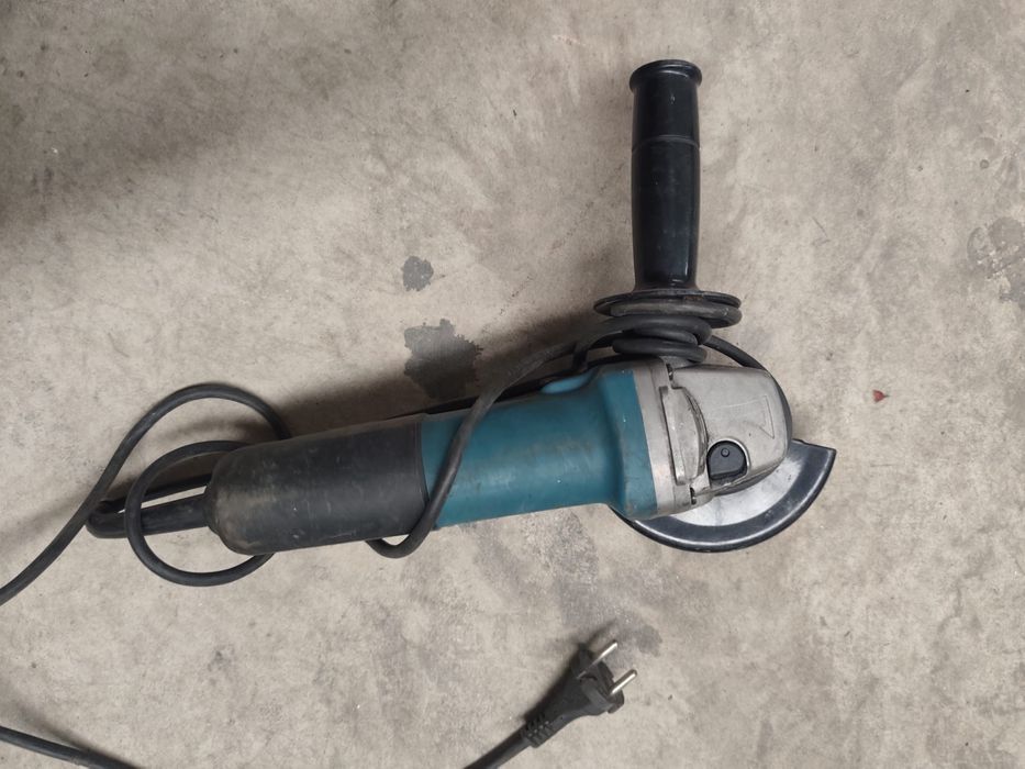 Rebarbadoras Makita 2000W 230mm e 840W 125mm