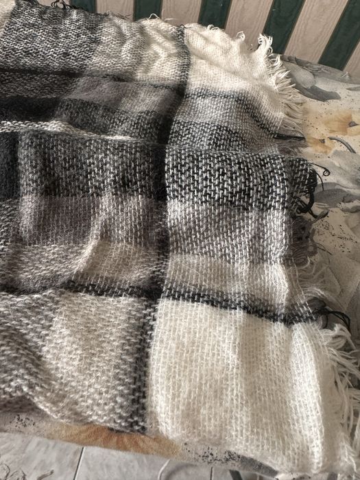 Piekne szale wielokolorowe 3 sztuki kazdy inny duże stan idealny