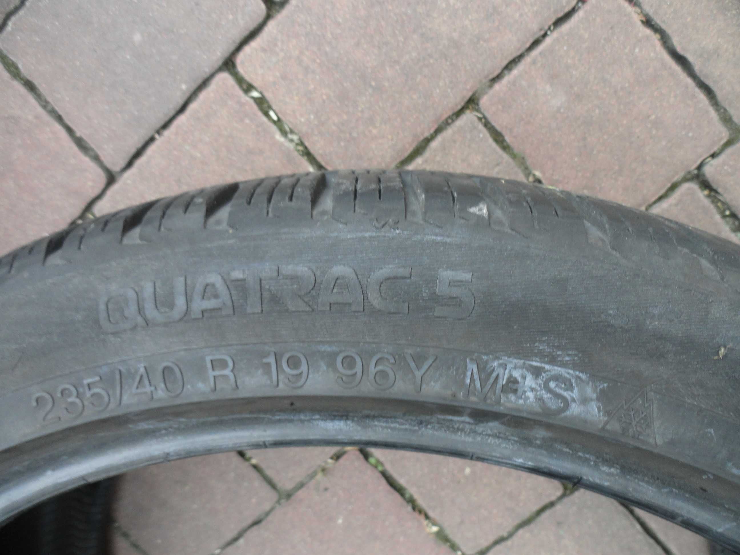 235/40R19 Vredestein Komplet 4 sztuki CAŁOROCZNE