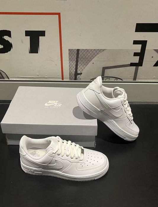 Buty meskie Mokasyny Nike_ Air_ Force_ 1_ Low '07_ Biały R.40