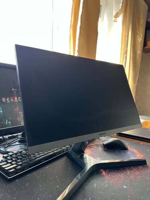 Монитор samsung