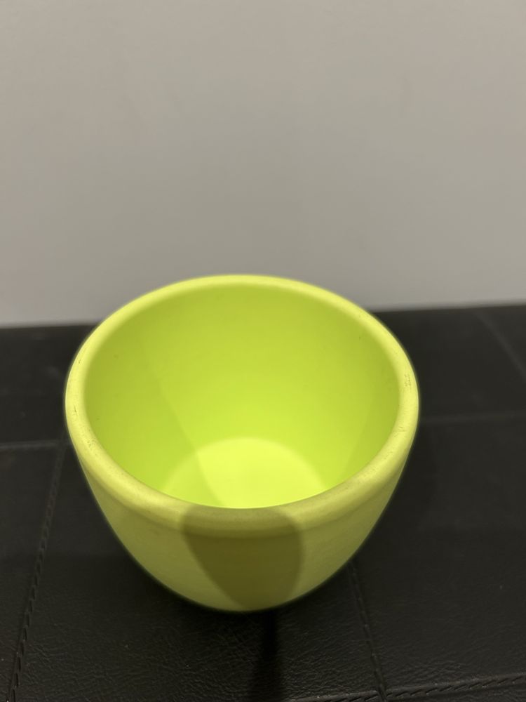 Mała ceramiczna osłonka na doniczkę nr.2093