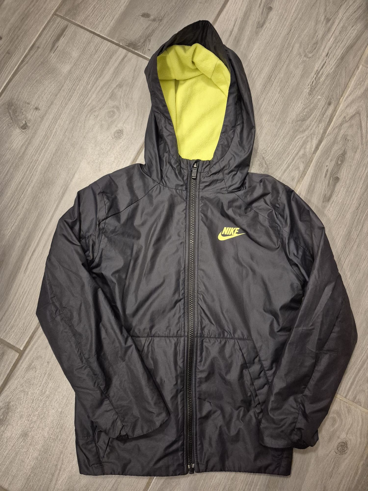 Весняна куртка Nike 8-10 років